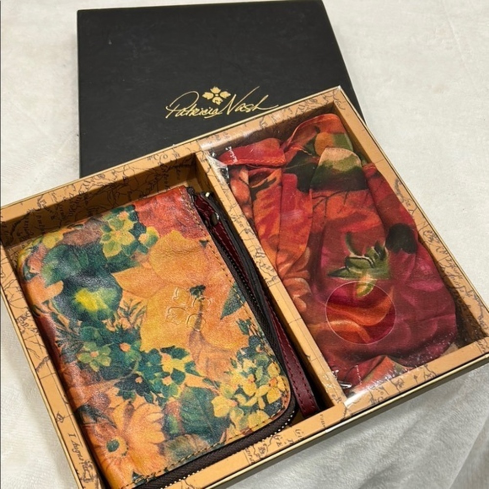 Patricia Nash REALA Leather Multicolor Wristlet and Scarf Boxed Set NWOT